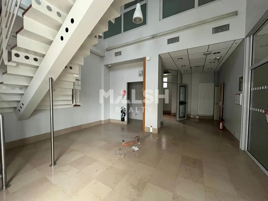 Location Commerce 294 m² - Photo 1