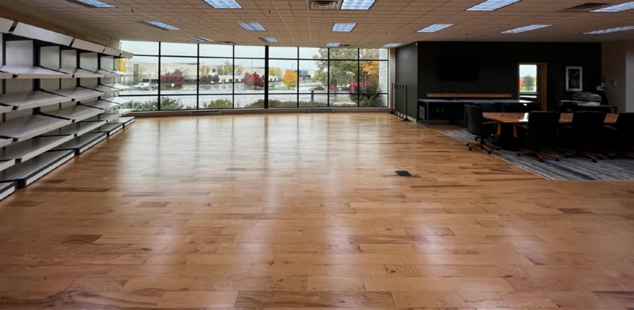 W165 N5815 Ridgewood Dr, Menomonee Falls, WI to rent Interior Photo- Image 1 of 21