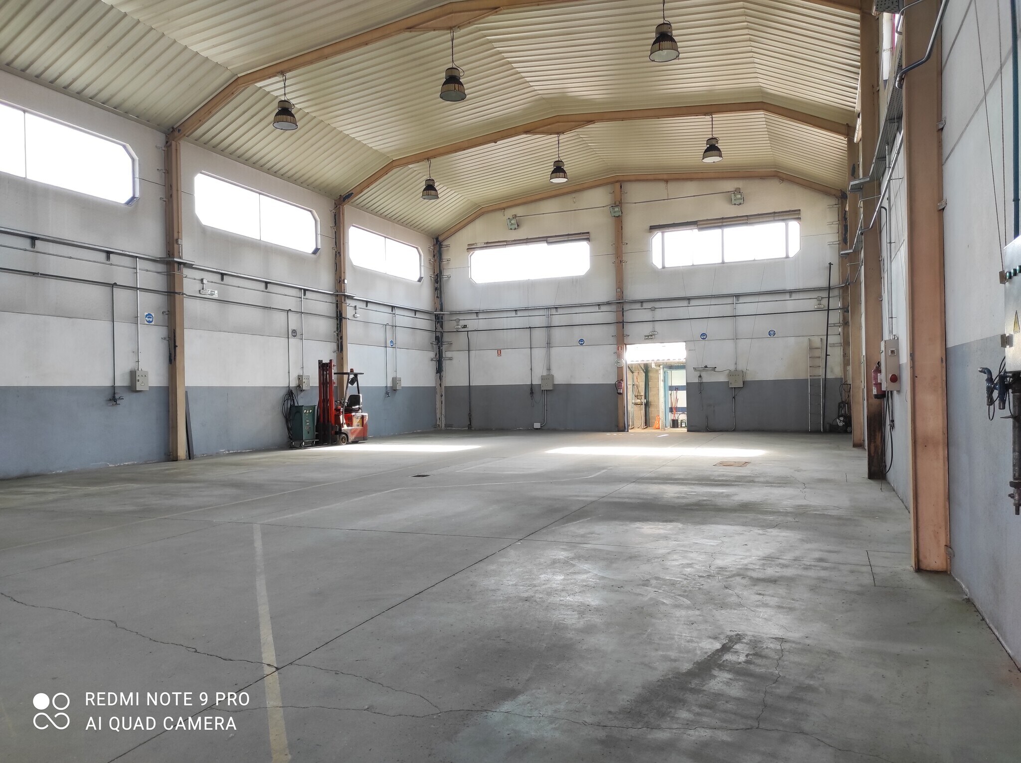 Industrial in Madrid, Madrid for sale Primary Photo- Image 1 of 36