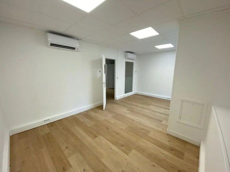 171 Ter Avenue Charles De Gaulle, Neuilly-sur-Seine to rent - Building Photo - Image 2 of 10