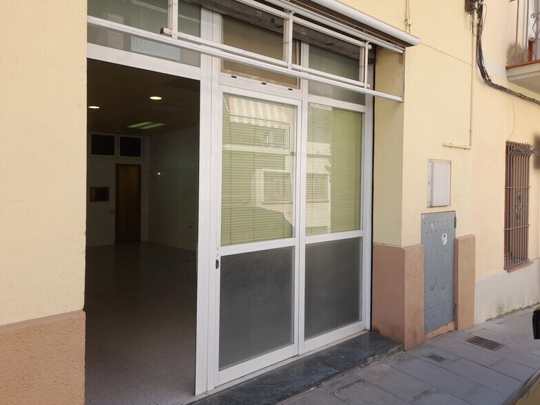 Retail in Sant Just Desvern, Barcelona to rent - Primary Photo - Image 1 of 2