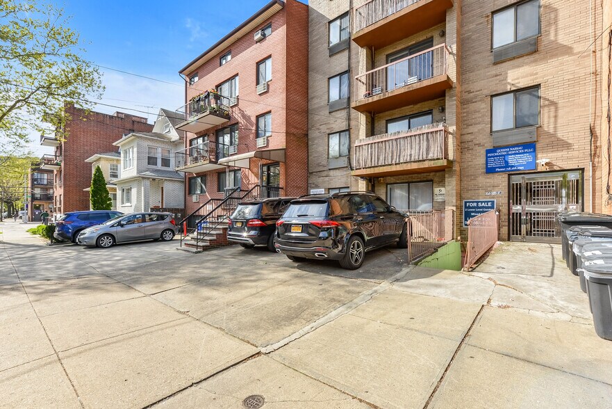 75-58 113th St, Forest Hills, NY for rent - Building Photo - Image 1 of 12