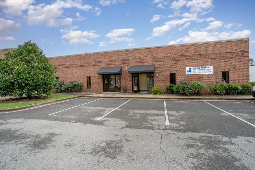 110-112 Armstrong St, Gastonia, NC for rent - Building Photo - Image 1 of 7