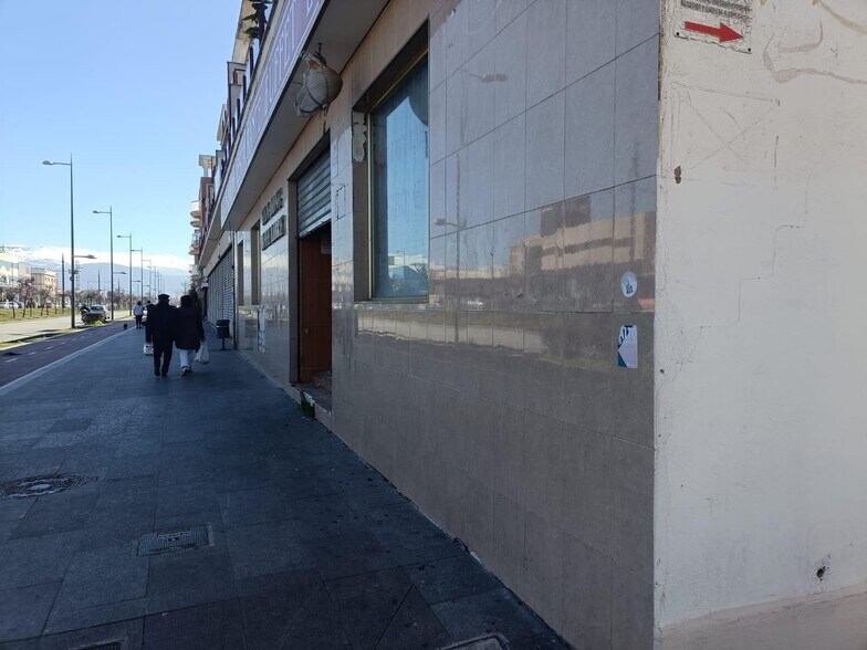 Retail in Albolote, Granada to rent - Building Photo - Image 3 of 16