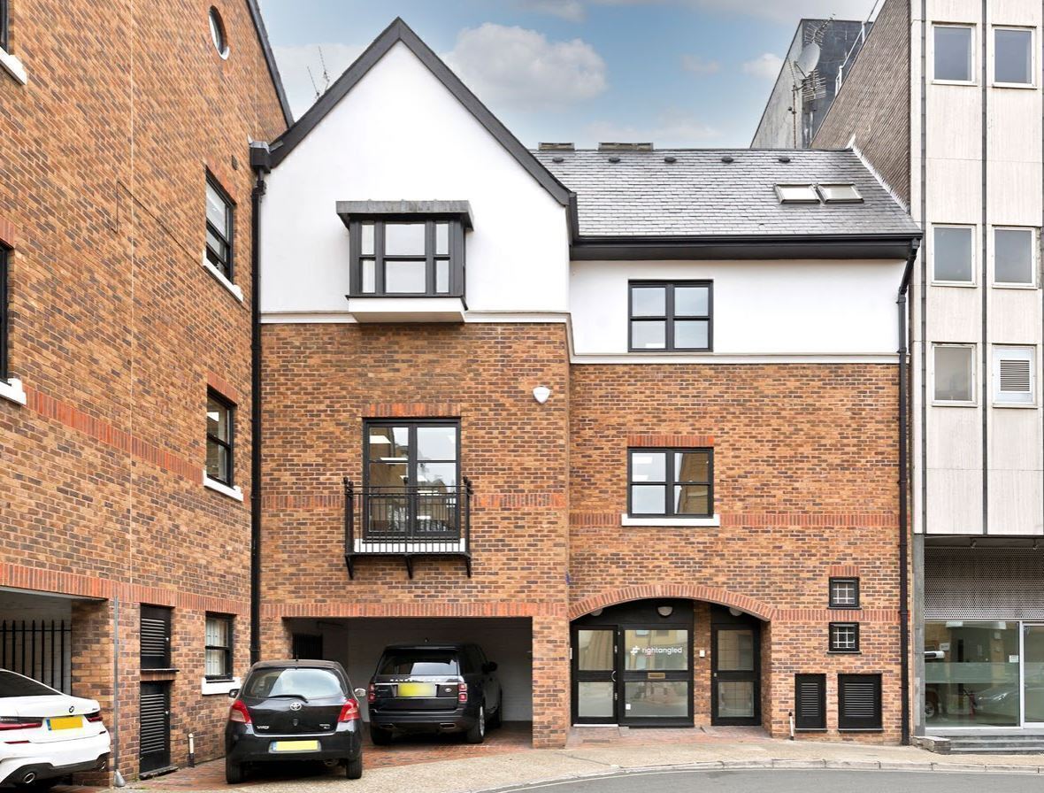 32 Galena Rd, London for sale Primary Photo- Image 1 of 1