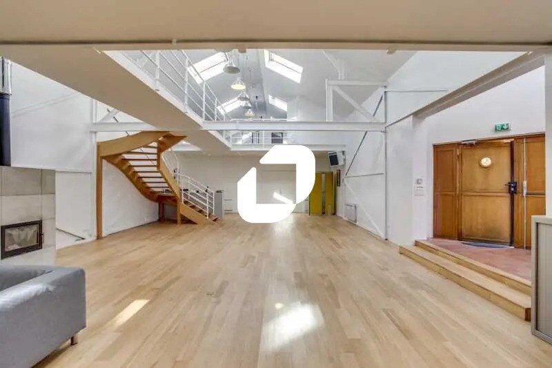 Light Industrial in Nanterre to rent - Building Photo - Image 2 of 15