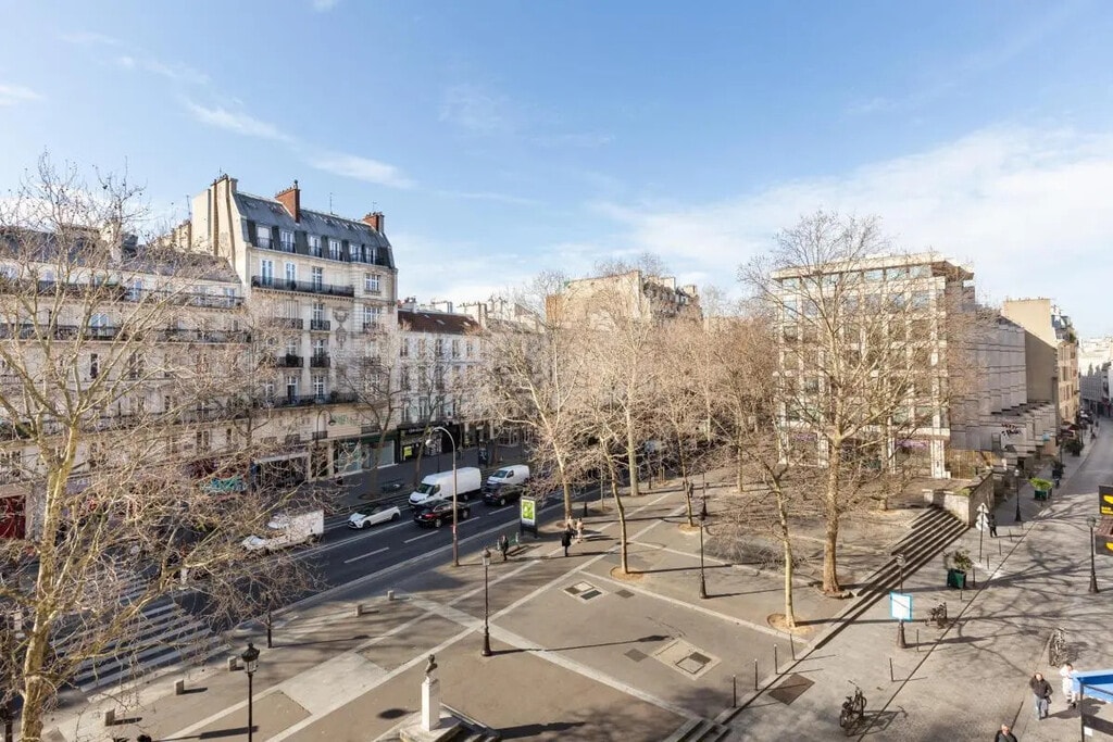 Location Bureaux 105 m² - Photo 1