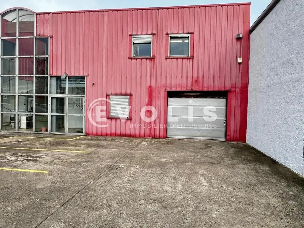 Light Industrial in Combs-la-Ville to rent Building Photo- Image 1 of 10