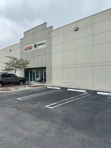 6300-6330 NW 99th Ave, Doral, FL to rent - Building Photo - Image 1 of 1