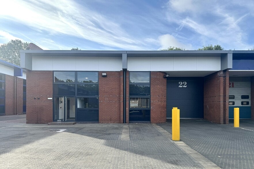 Birmingham Airport, Birmingham to rent - Building Photo - Image 2 of 5