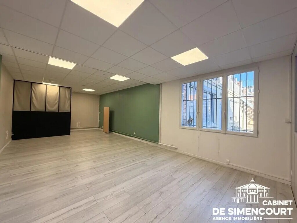 Location Bureaux 200 m² - Photo 1