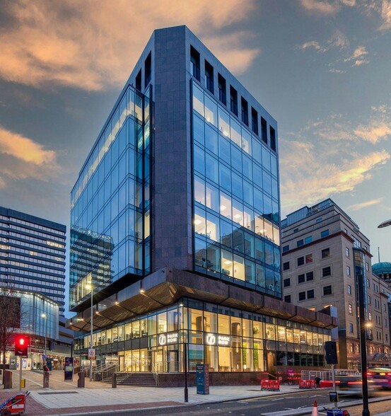 6-7 Park Row, Leeds to rent - Building Photo - Image 2 of 5