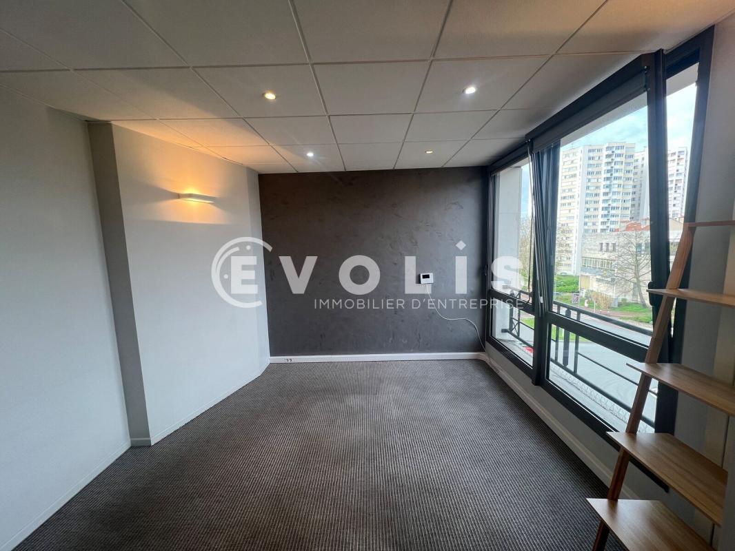 Office in Créteil to rent Interior Photo- Image 1 of 5