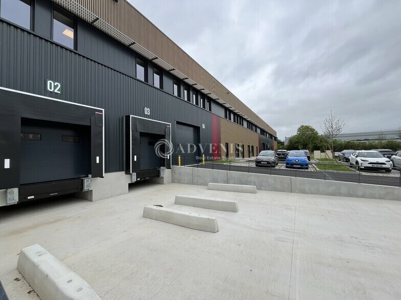 Industrial in Mitry-Mory to rent - Building Photo - Image 1 of 12