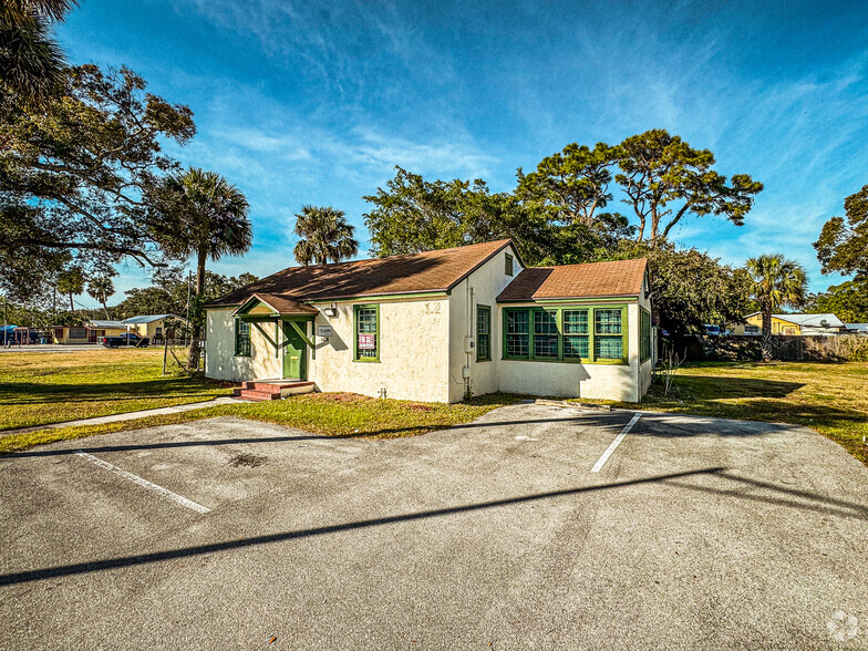 1408 Orange Ave, Fort Pierce, FL for sale - Primary Photo - Image 1 of 4