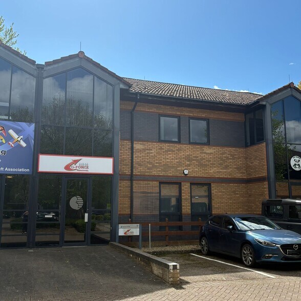 Trinity Way, Adderbury for sale - Building Photo - Image 1 of 15