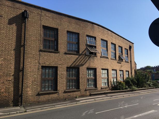 Upper High St, Taunton to rent - Building Photo - Image 3 of 4