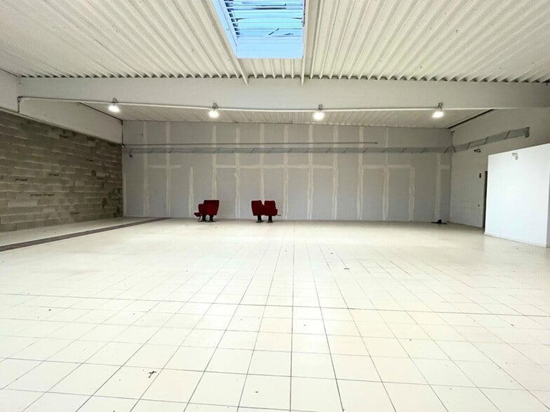 Light Industrial in Ribecourt Dreslincourt for sale - Interior Photo - Image 3 of 6