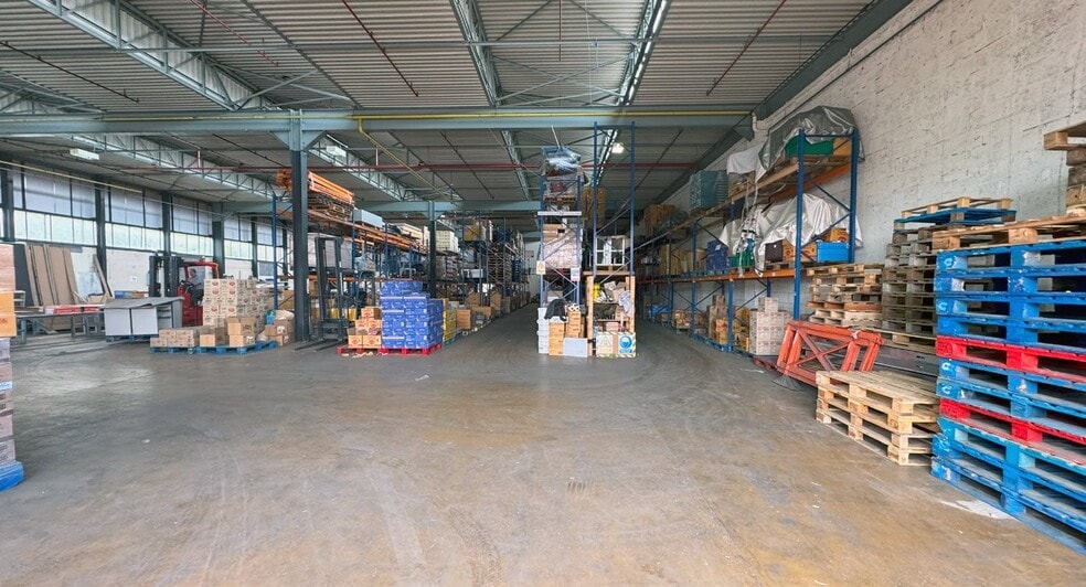 7-9 Wainman Rd, Peterborough to rent - Building Photo - Image 3 of 20