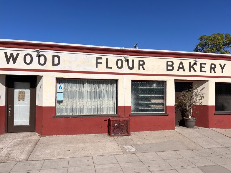 1974-1976 Garnet Ave, San Diego, CA for rent - Building Photo - Image 2 of 19