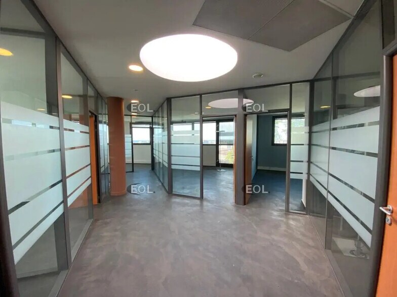 Office in Marseille for sale - Building Photo - Image 1 of 7