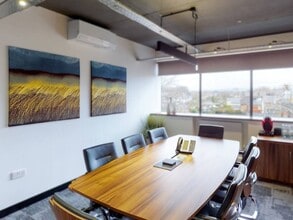 33-35 Cathedral Rd, Cardiff to rent Interior Photo- Image 2 of 3