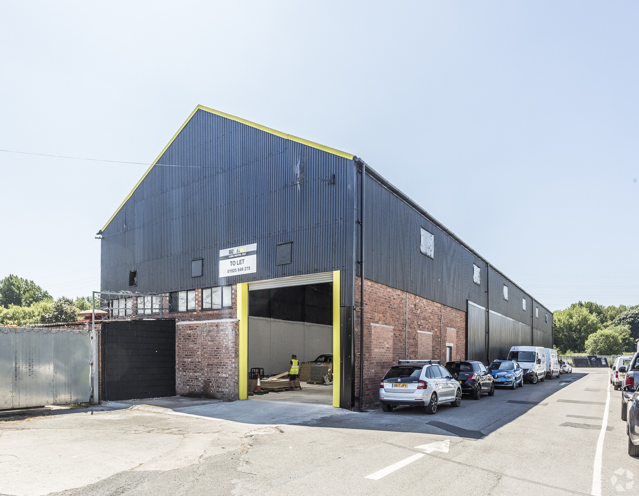 Liverpool Rd, Warrington to rent Primary Photo- Image 1 of 4