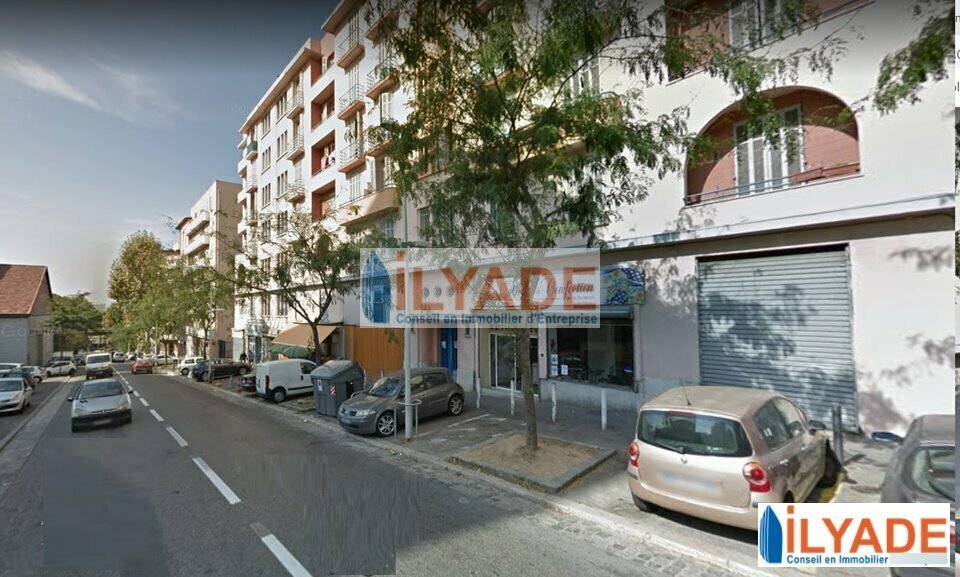 Office / Retail in Marseille to rent Building Photo- Image 1 of 11