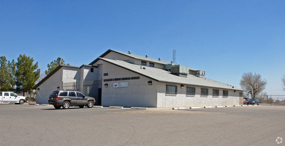 206 8th St, Fabens, TX for sale - Primary Photo - Image 1 of 15