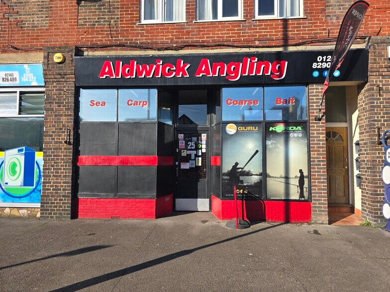 25 Nyewood Ln, Bognor Regis for sale - Building Photo - Image 2 of 7