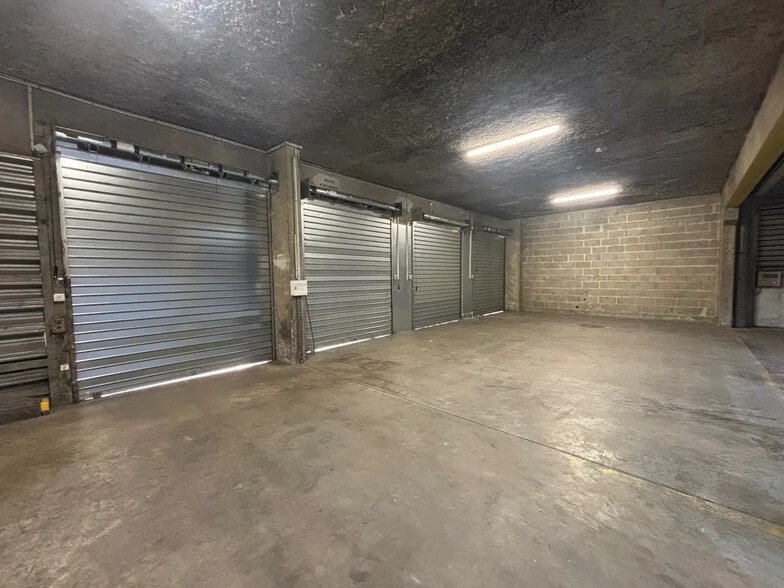 Avenue Des Frères Montgolfier, Chassieu to rent - Building Photo - Image 3 of 6