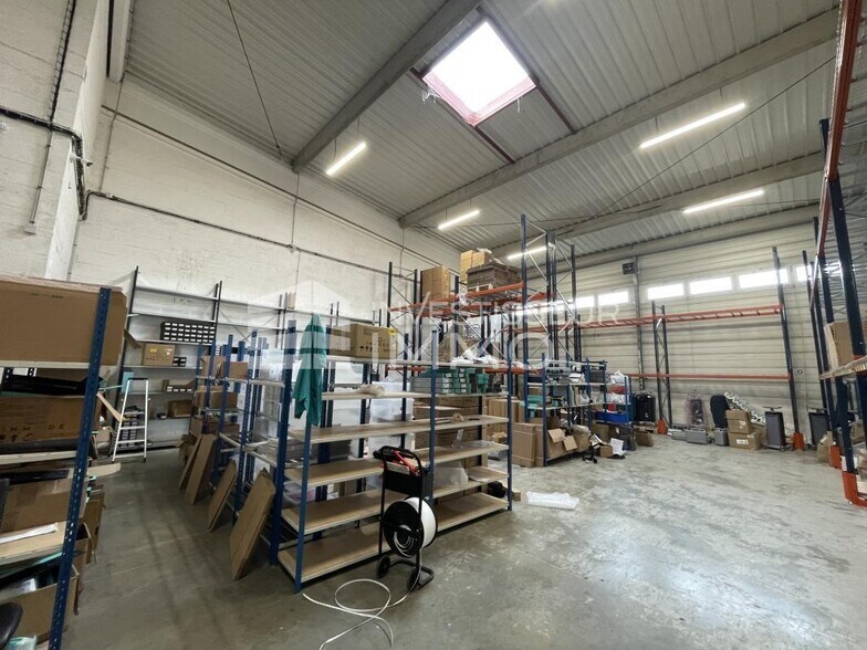Light Industrial in Vitry-sur-Seine to rent - Interior Photo - Image 2 of 5