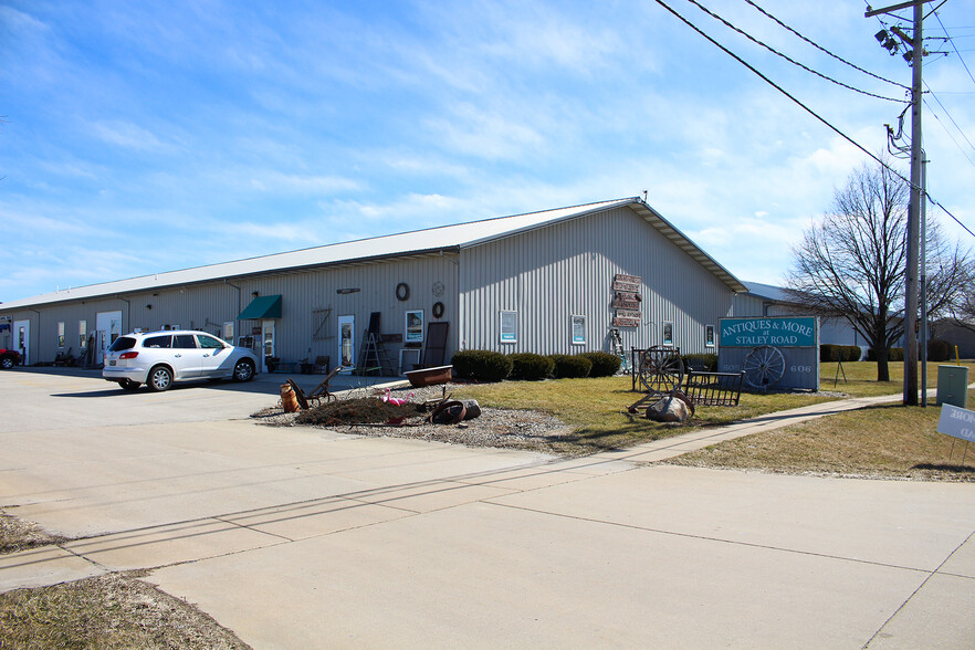 606 S Staley Rd, Champaign, IL for rent - Building Photo - Image 1 of 6