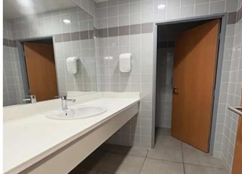 36 Boulevard Louise Michel, Gennevilliers to rent - Interior Photo - Image 3 of 14