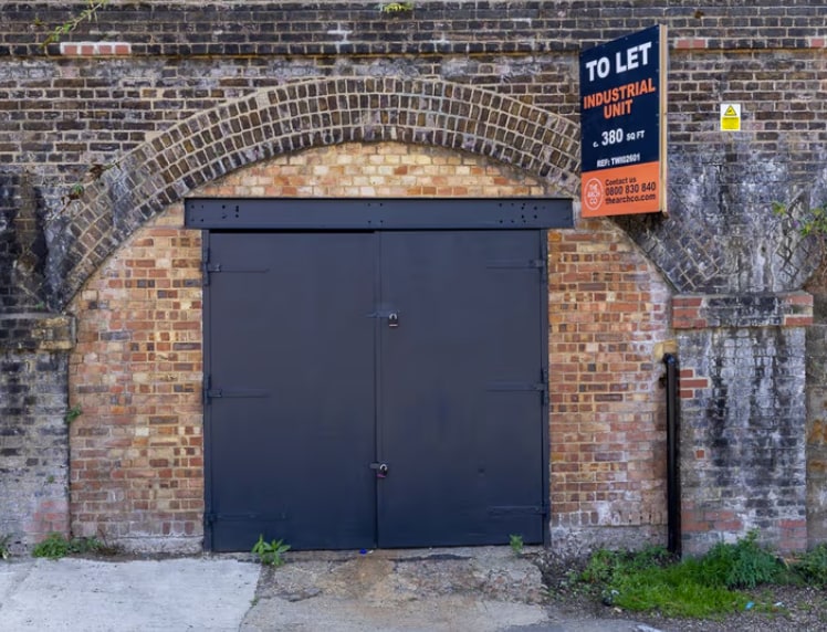 2-4 Colne Rd, Twickenham to rent Building Photo- Image 1 of 3