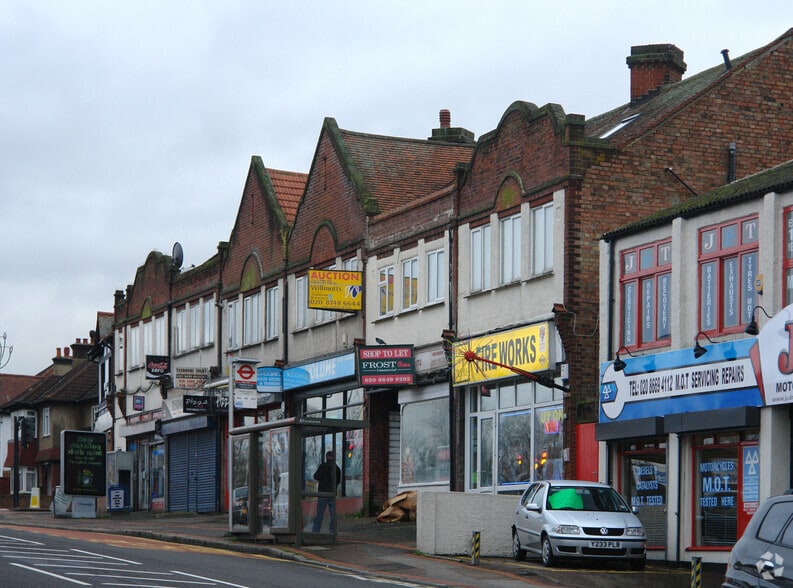 179-181 Stafford Road portfolio of 2 properties for sale on LoopNet.co.uk - Primary Photo - Image 2 of 14