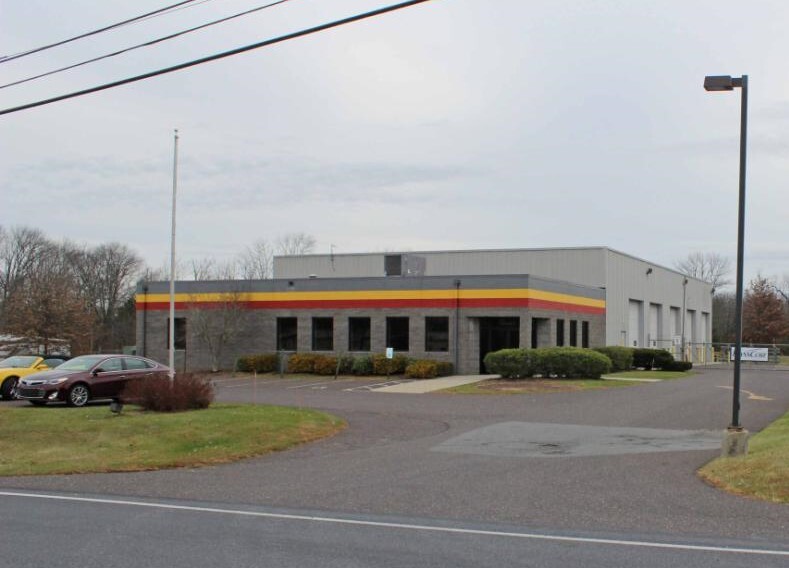 125 Industrial Pky, Pottstown, PA for rent - Building Photo - Image 1 of 6