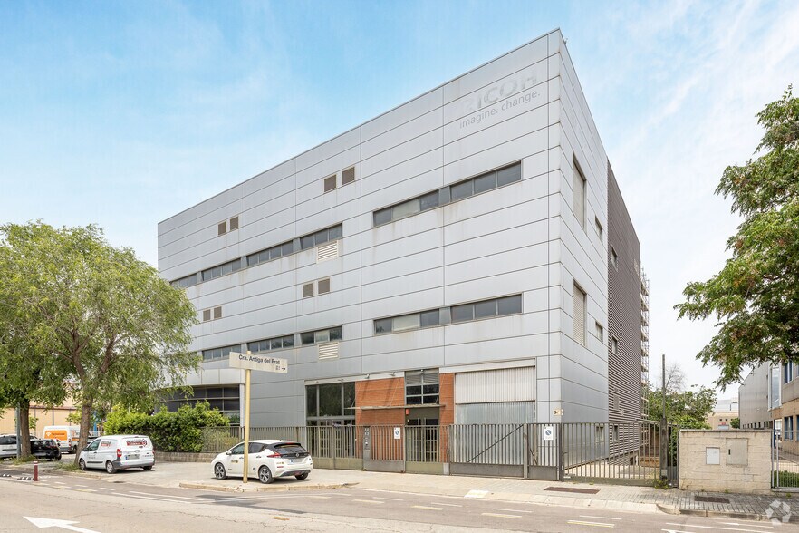 Carrer del Primer de Maig, 50-52, L'Hospitalet de Llobregat, Barcelona to rent - Building Photo - Image 3 of 39