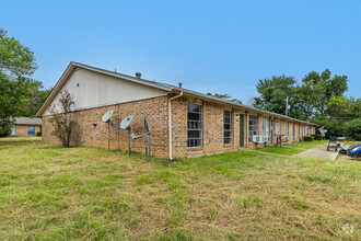 607 S Pecan St, Hughes Springs, TX for sale Primary Photo- Image 1 of 18