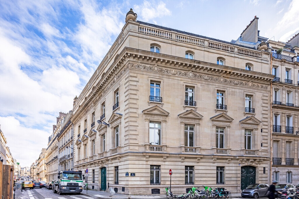 Location Bureaux 102 m² - Photo 1
