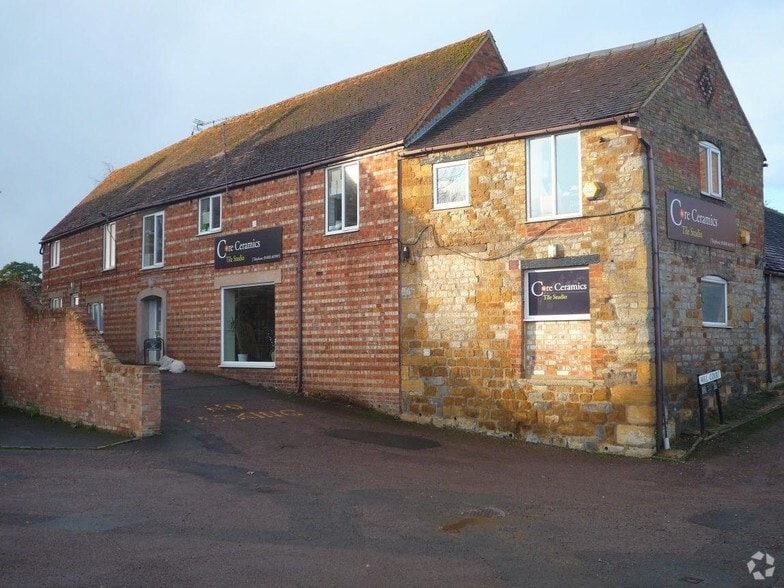 Mill St, Shipston On Stour to rent - Primary Photo - Image 1 of 1