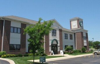 1689 Curran Rd, Mchenry, IL for rent Building Photo- Image 1 of 4