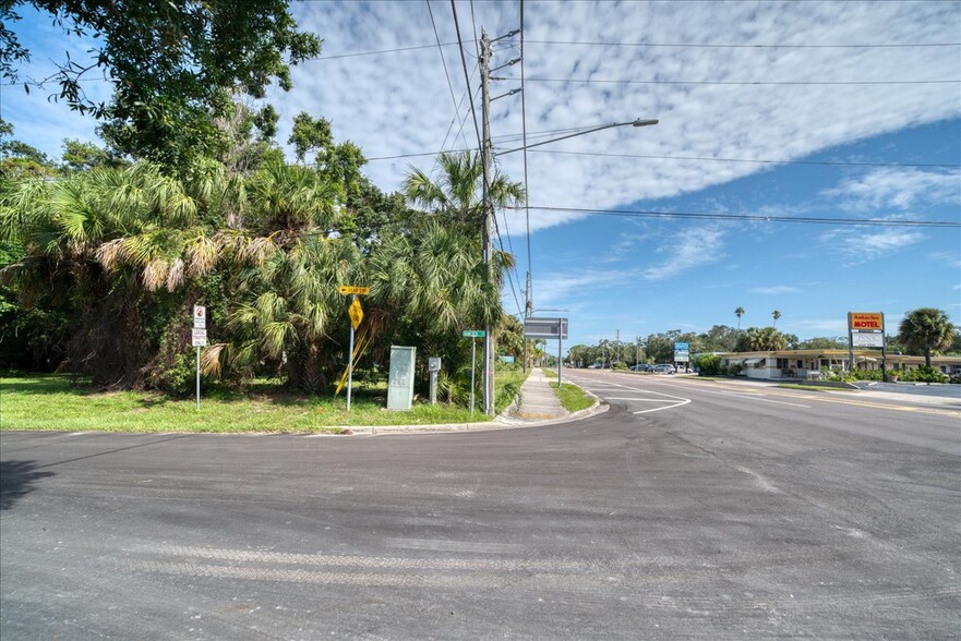 1040 Broadway, Dunedin, FL for sale - Building Photo - Image 3 of 23