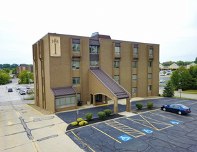 18660 E Bagley Rd, Middleburg Heights, OH for sale Building Photo- Image 1 of 1