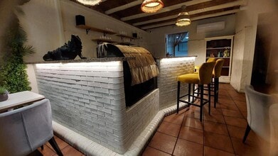 Retail in Barcelona, Barcelona to rent Interior Photo- Image 1 of 19