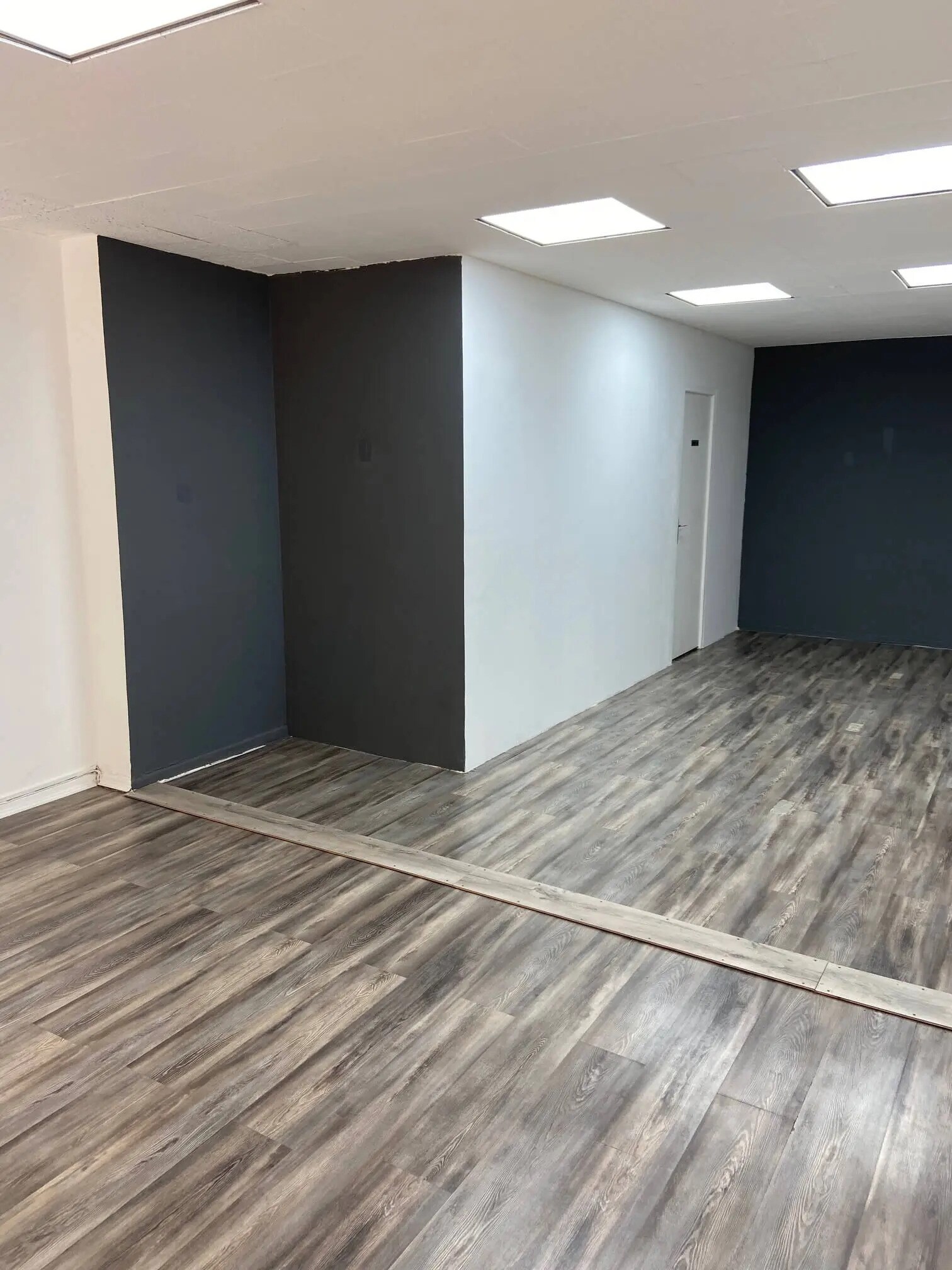 Retail in Marseille to rent Interior Photo- Image 1 of 5