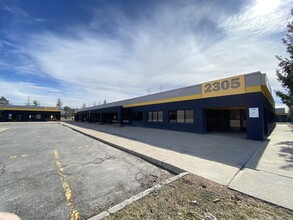 2305 St Laurent Blvd, Ottawa, ON for rent Building Photo- Image 1 of 5