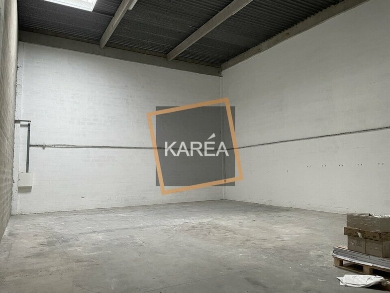 Light Industrial in Lognes to rent - Interior Photo - Image 1 of 5