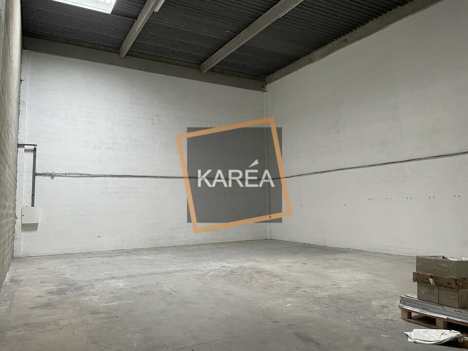 Light Industrial in Lognes to rent Interior Photo- Image 1 of 6