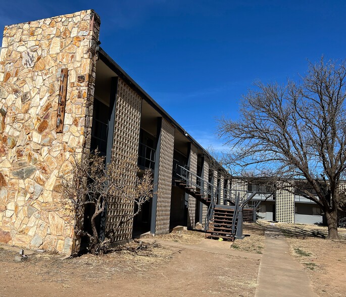 600 W 11th St, Plainview, TX for sale - Building Photo - Image 1 of 1